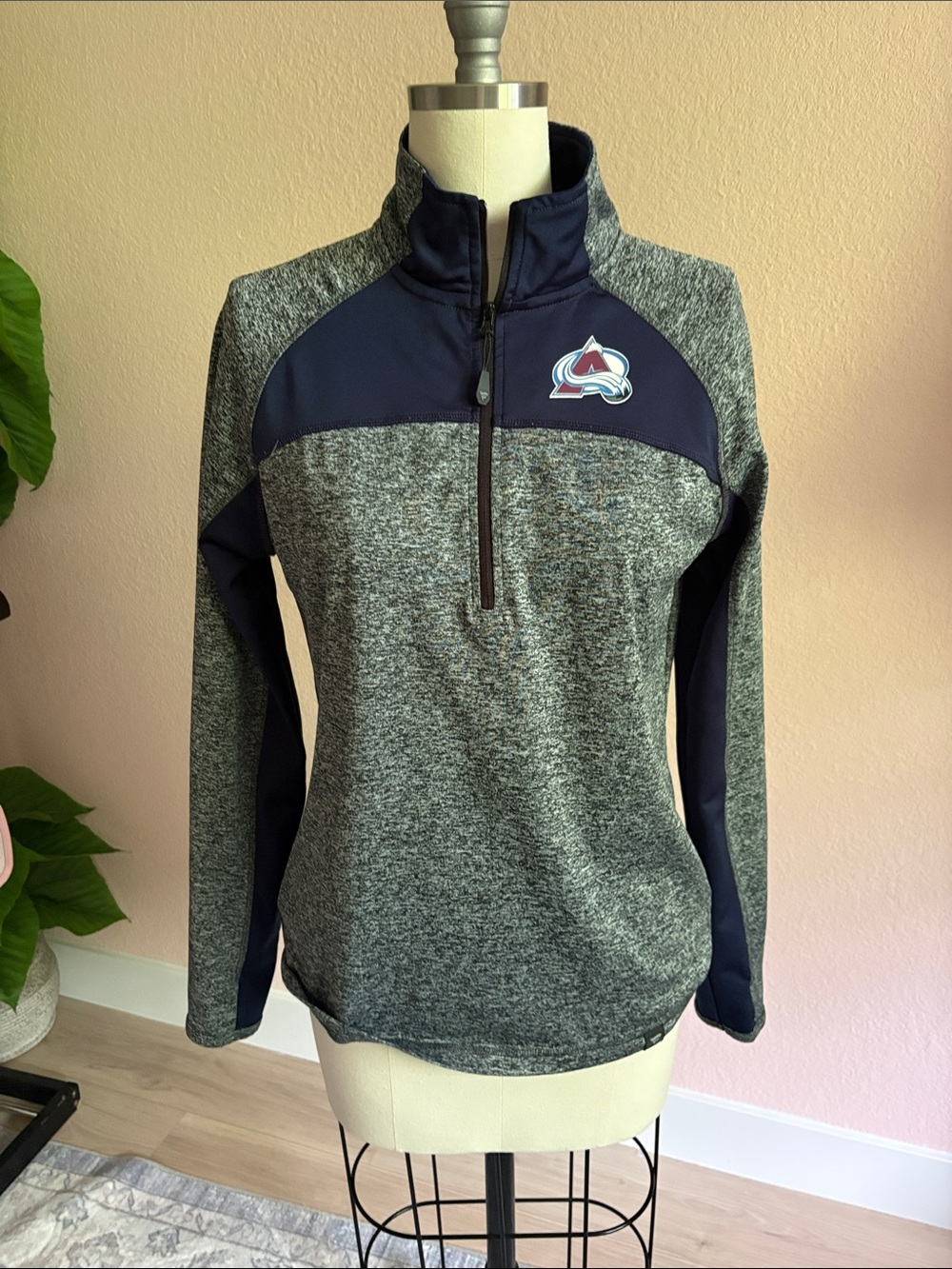 Fanatics Colorado Avalanche Gray and Navy Quarter-Zip Pullover